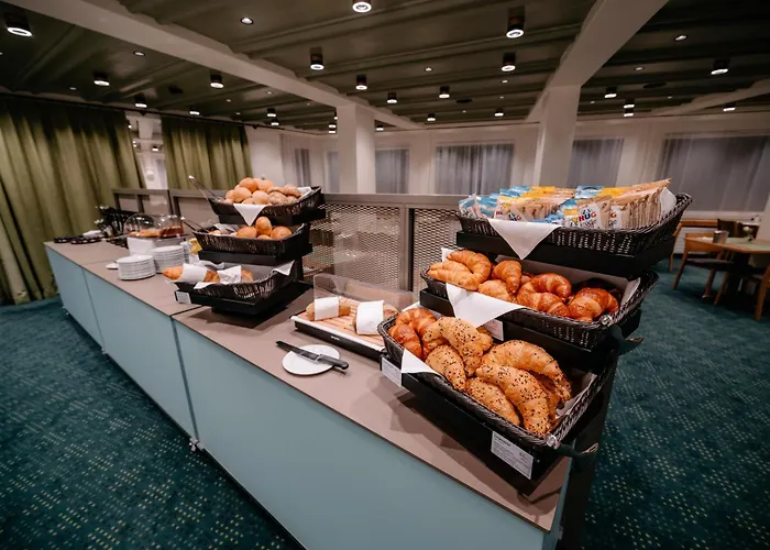 호텔 콩그레스 4*